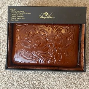 NIB Patricia Nash Leather Wristlet